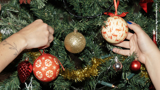 Weihnachtsbaum schmücken