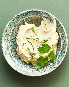 Kräuter-Karfiol-Creme © Melina Kutelas