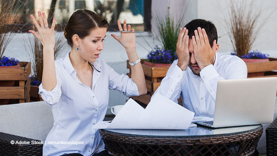 Mann und Frau bei der Arbeit 
