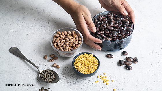 Unterschiedliche Bohnen in Schüsseln