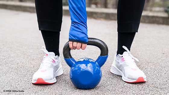 frau mit kettleball