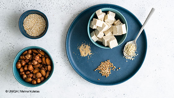 Proteine: Nüsse, Sesam, Tofu