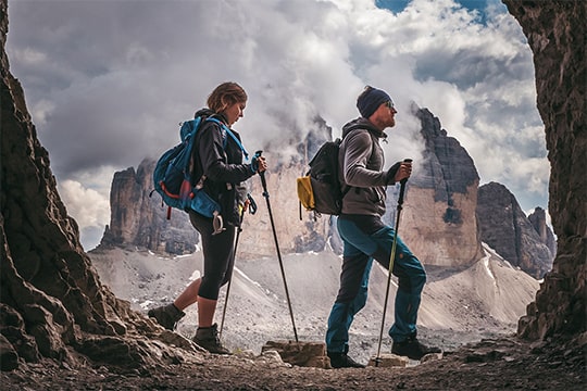 Menschen in den Bergen
