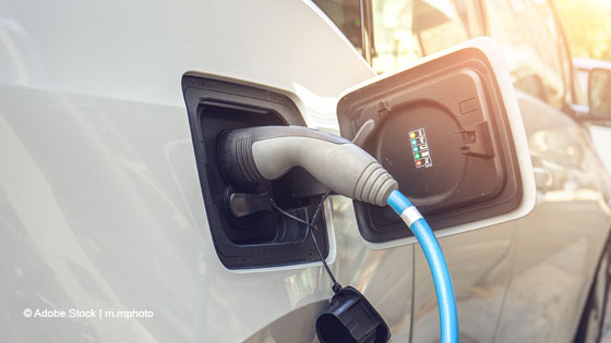 E-Auto an Ladestation