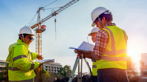 Architekten auf Baustelle